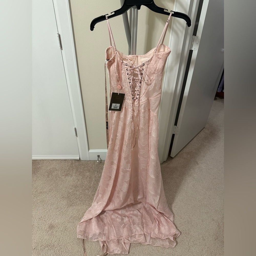HOUSE OF CB ‘Seren’ Soft Pink Floral Lace Back Maxi Dress - Picture 5 of 7
